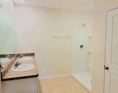 2726 Greenleaf Terrace - Photo Thumbnail 12