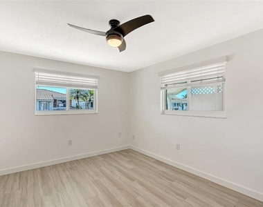 909 Spanish Drive N - Photo Thumbnail 25