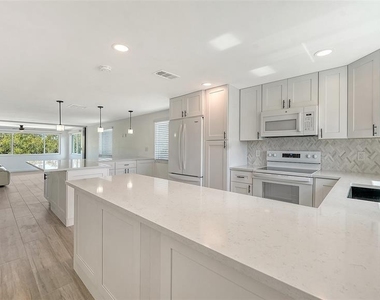 909 Spanish Drive N - Photo Thumbnail 81