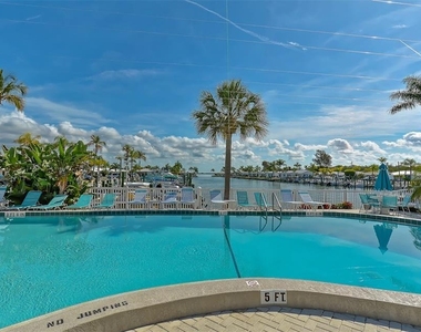 909 Spanish Drive N - Photo Thumbnail 54