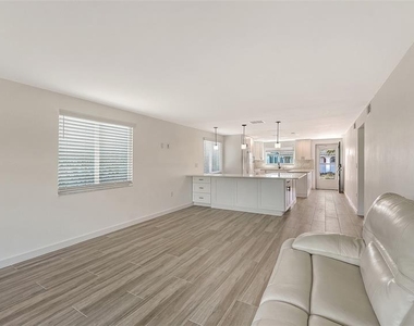 909 Spanish Drive N - Photo Thumbnail 14