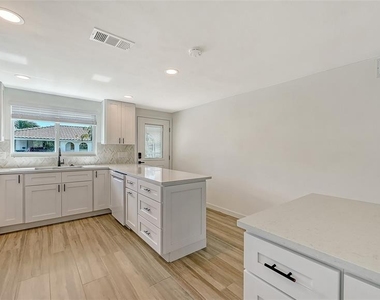 909 Spanish Drive N - Photo Thumbnail 21