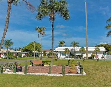 909 Spanish Drive N - Photo Thumbnail 59