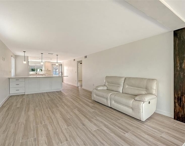 909 Spanish Drive N - Photo Thumbnail 12