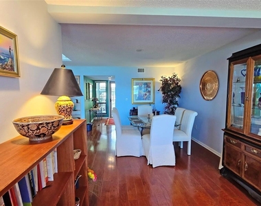 1335 Landings Drive - Photo Thumbnail 15