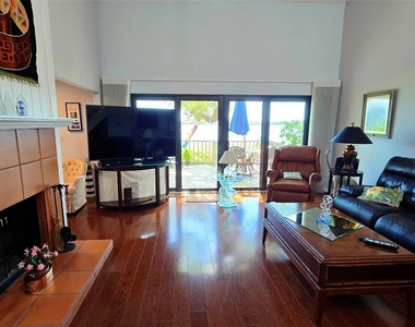 1335 Landings Drive - Photo Thumbnail 12