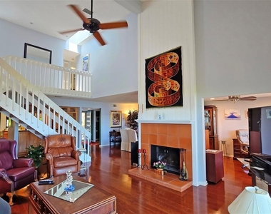 1335 Landings Drive - Photo Thumbnail 18