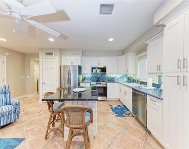 101 Palm Avenue - Photo Thumbnail 7