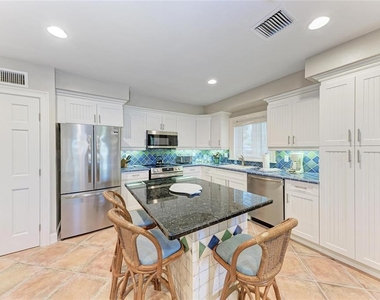 101 Palm Avenue - Photo Thumbnail 8