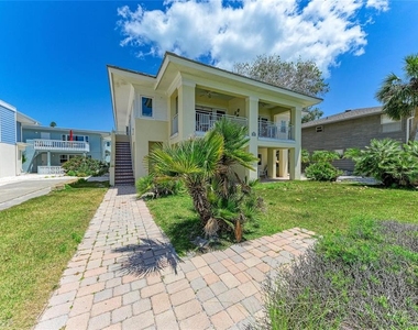 101 Palm Avenue - Photo Thumbnail 28