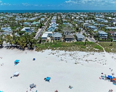 101 Palm Avenue - Photo Thumbnail 26