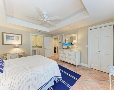 101 Palm Avenue - Photo Thumbnail 15