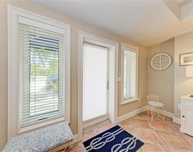101 Palm Avenue - Photo Thumbnail 13