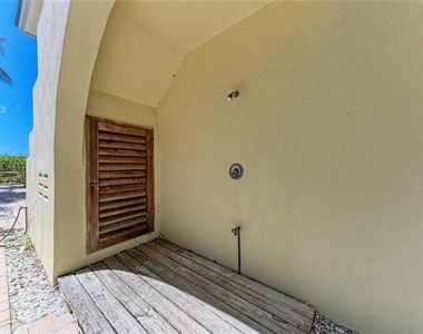 101 Palm Avenue - Photo Thumbnail 30