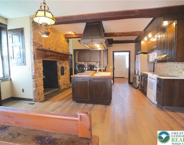 9020 Schantz Road - Photo Thumbnail 6