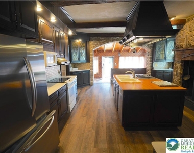 9020 Schantz Road - Photo Thumbnail 11