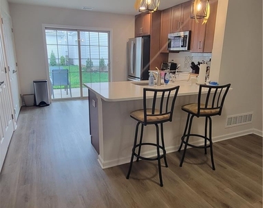 326 E Frankford Street - Photo Thumbnail 7
