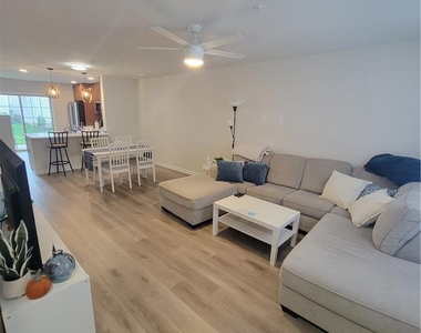 326 E Frankford Street - Photo Thumbnail 1