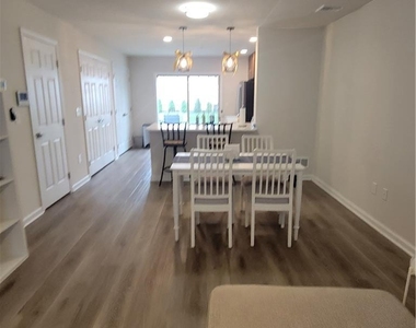 326 E Frankford Street - Photo Thumbnail 8