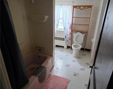 243 Pierce Street - Photo Thumbnail 10