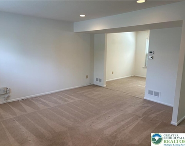 167 Sunshine Drive - Photo Thumbnail 3