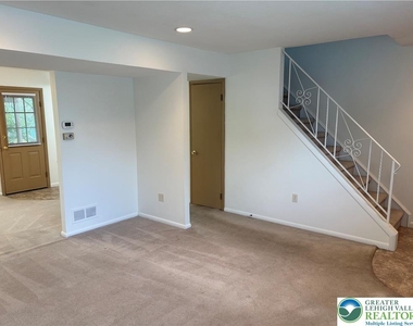 167 Sunshine Drive - Photo Thumbnail 4