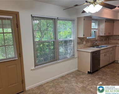 167 Sunshine Drive - Photo Thumbnail 11