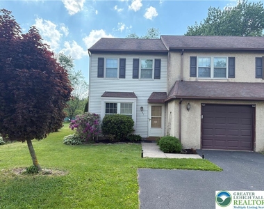 167 Sunshine Drive - Photo Thumbnail 1