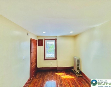 36 S Jefferson Street - Photo Thumbnail 22