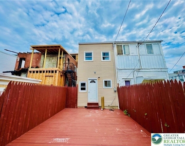 36 S Jefferson Street - Photo Thumbnail 27
