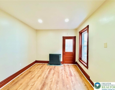 36 S Jefferson Street - Photo Thumbnail 15