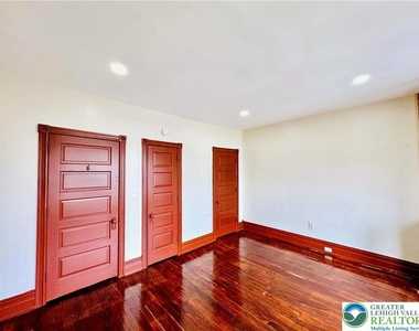 36 S Jefferson Street - Photo Thumbnail 18