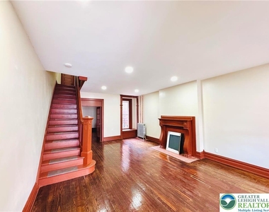 36 S Jefferson Street - Photo Thumbnail 5