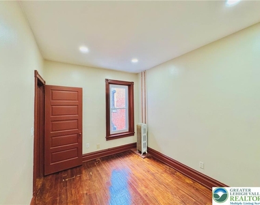 36 S Jefferson Street - Photo Thumbnail 16