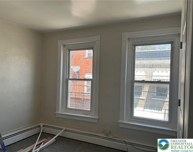 740 Laufer Street - Photo Thumbnail 13