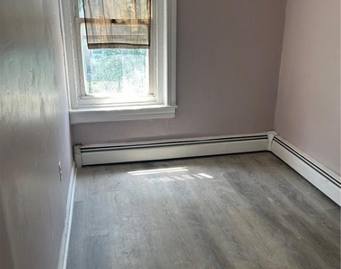 740 Laufer Street - Photo Thumbnail 12