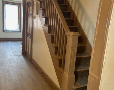 740 Laufer Street - Photo Thumbnail 5