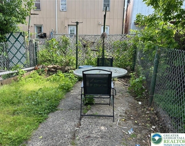 740 Laufer Street - Photo Thumbnail 15