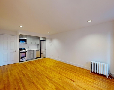 30 Charlton Street - Photo Thumbnail 1