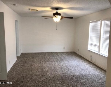 13700 Paseo Rico Circle - Photo Thumbnail 27