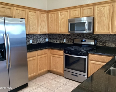 5925 Speyside Drive - Photo Thumbnail 7