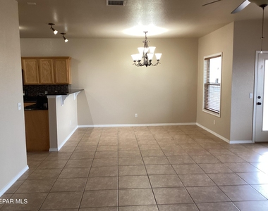 5925 Speyside Drive - Photo Thumbnail 9