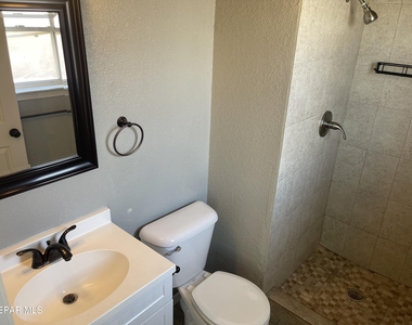 656 Orchid Drive - Photo Thumbnail 13