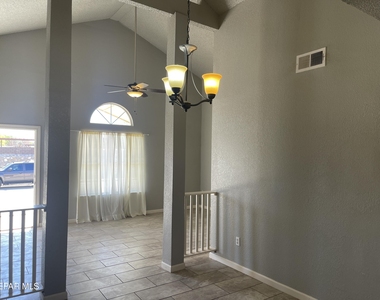 656 Orchid Drive - Photo Thumbnail 7