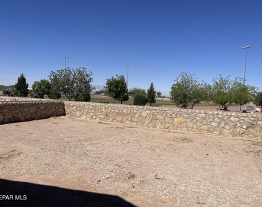 656 Orchid Drive - Photo Thumbnail 18