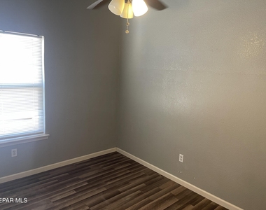 656 Orchid Drive - Photo Thumbnail 15