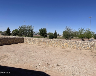 656 Orchid Drive - Photo Thumbnail 17