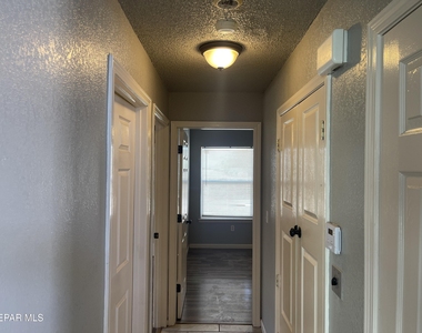 656 Orchid Drive - Photo Thumbnail 10