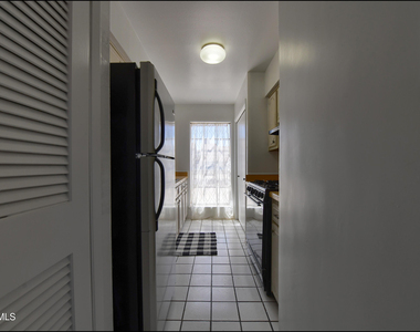 10605 Kinross Avenue - Photo Thumbnail 9