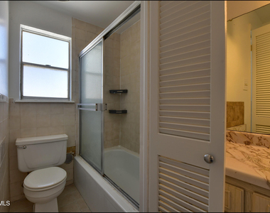 10605 Kinross Avenue - Photo Thumbnail 17